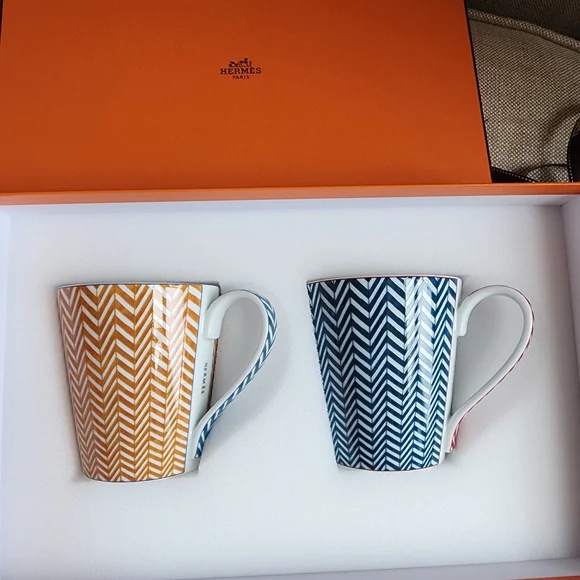 GIFTABLE Hermès Les Cabanes Set of 2 Herringbone Mugs - Picture 4 of 12